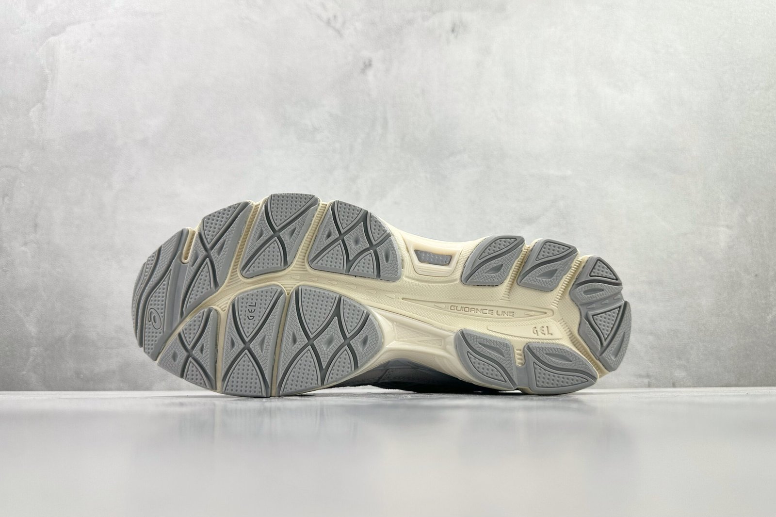 Asics GEL-NYC greige 1203A372-600 - Image 4