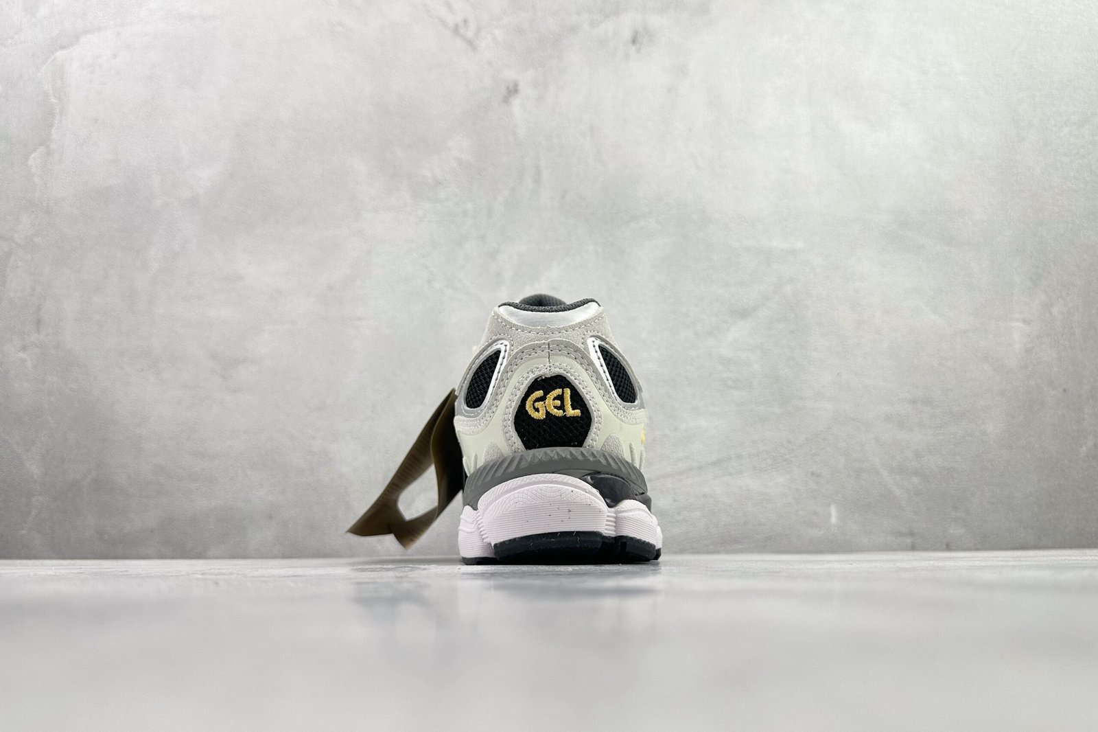 Asics GEL-NYC greige 1201A789-001 - Image 7