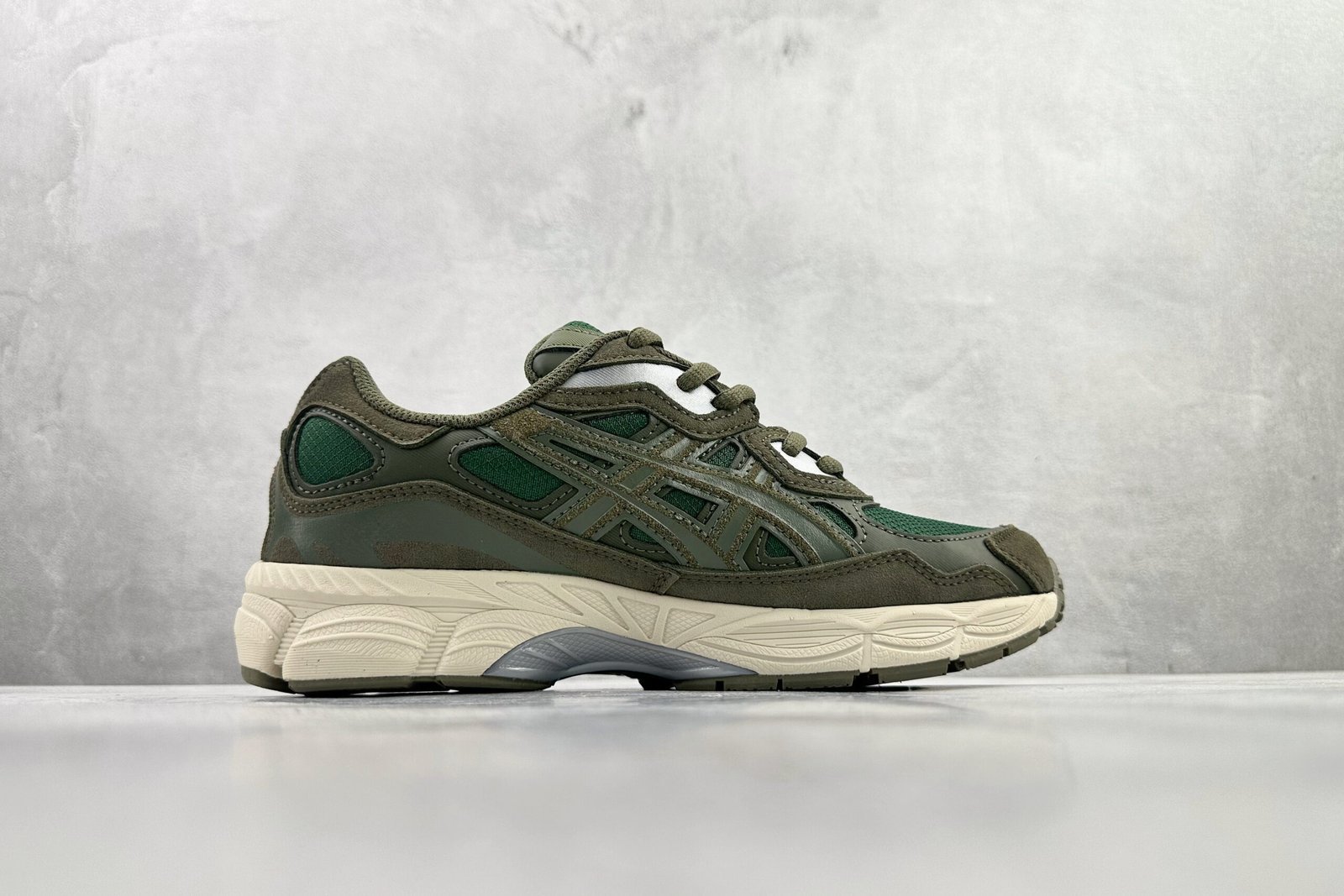 Asics GEL-NYC green 1203A739-300 - Image 2