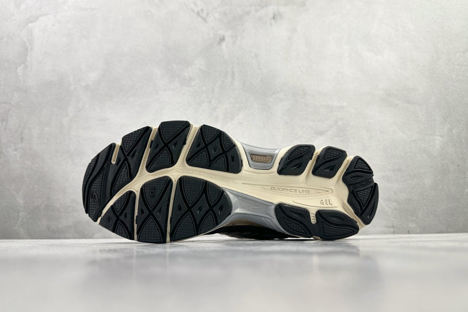 Asics GEL-NYC beige 1203A383-103 - Image 4