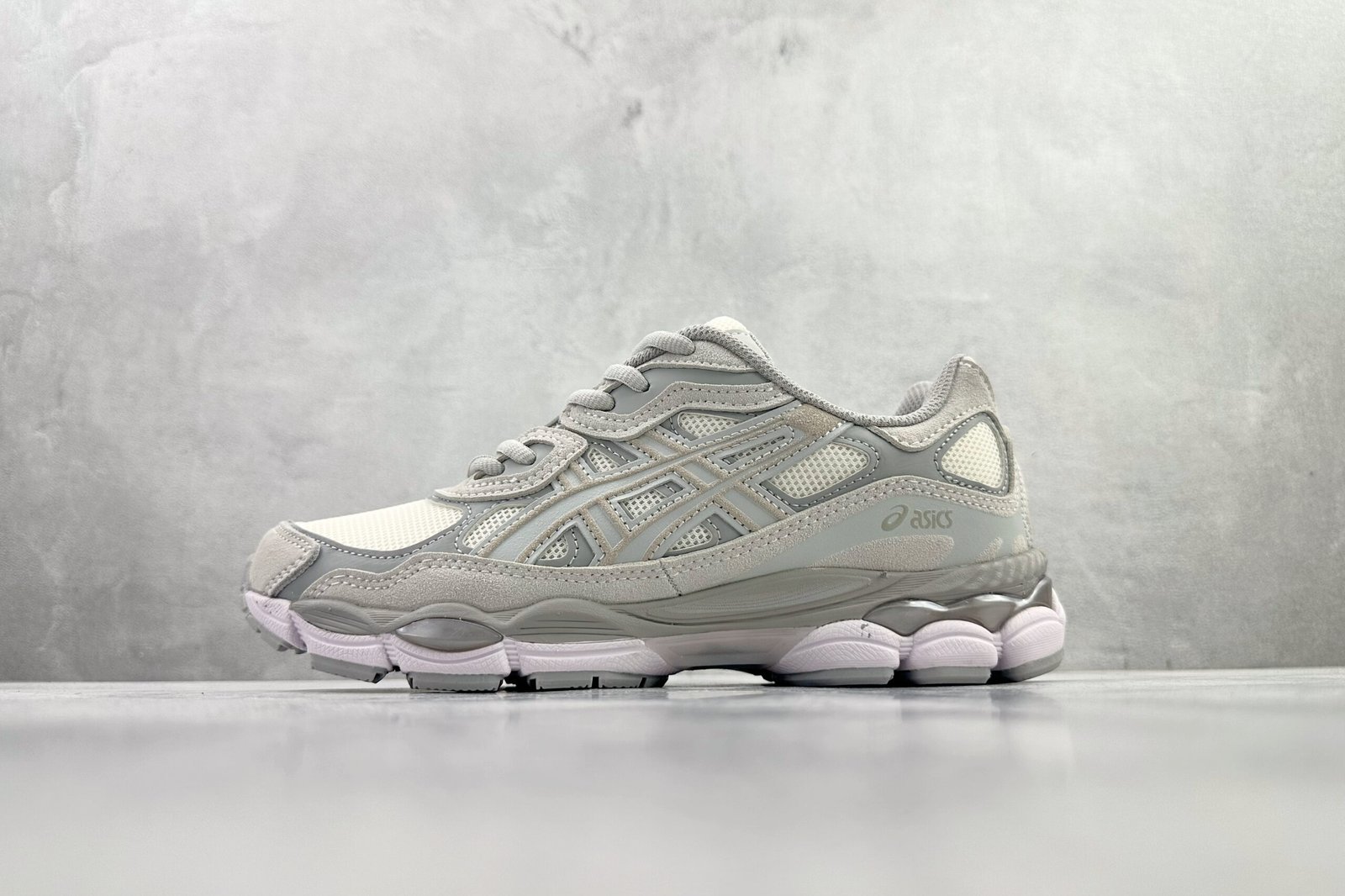 ASICS GEL-NYC gray and white 1203A663101