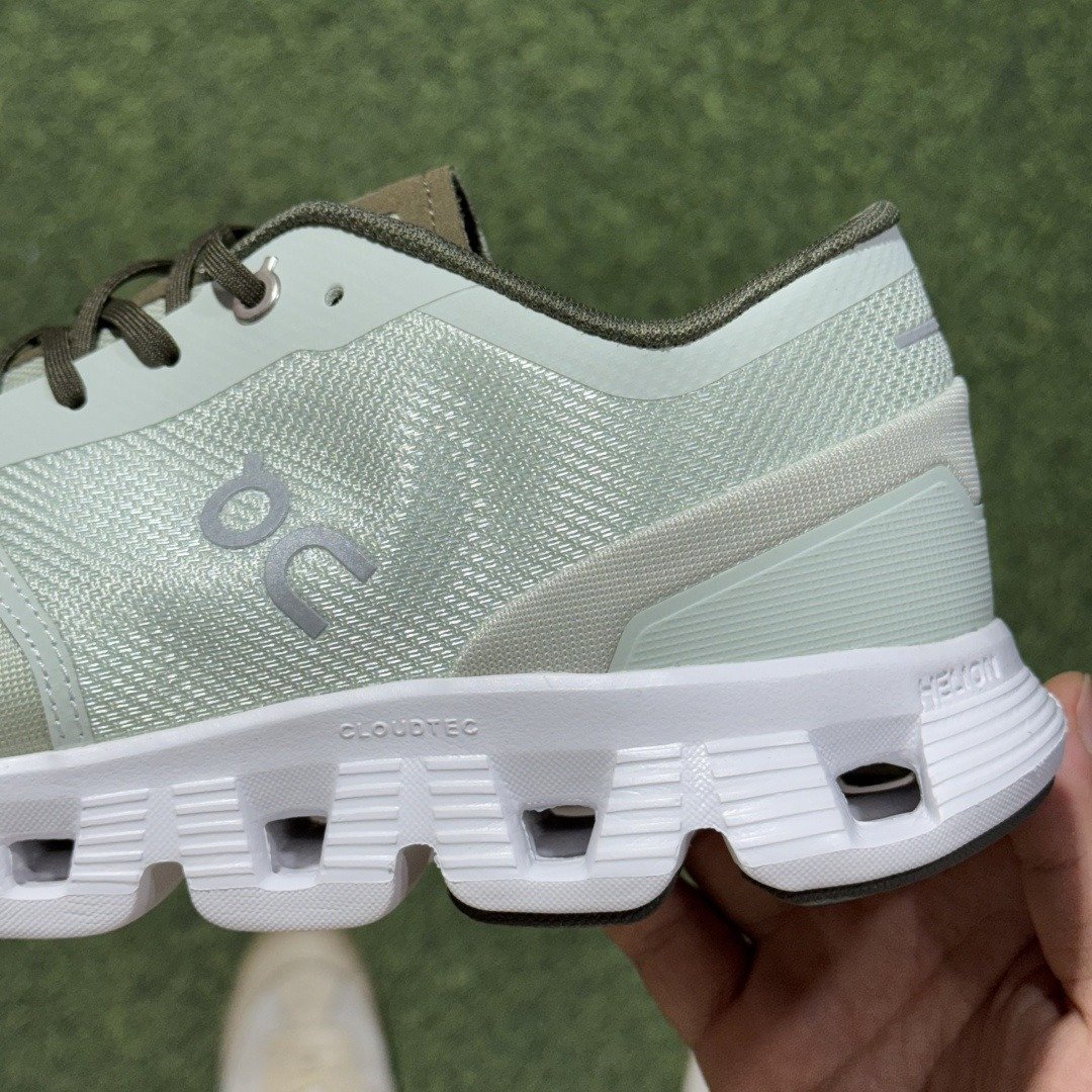On Cloud 5 comfortable all-match shock-absorbing non-slip wear-resistant breathable low-top carbon plate running shoes - Image 4