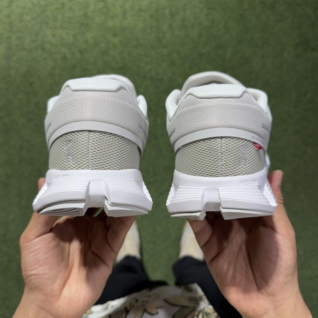 On Cloud 5 comfortable all-match shock-absorbing non-slip wear-resistant breathable low-top carbon plate running shoes - Image 2