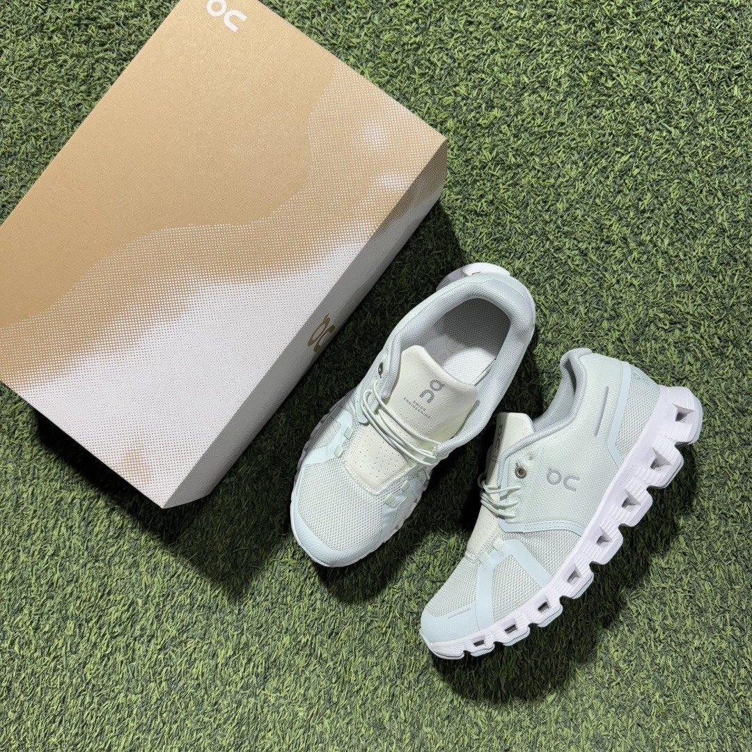 On Cloud 5 comfortable all-match shock-absorbing non-slip wear-resistant breathable low-top carbon plate running shoes - Image 8