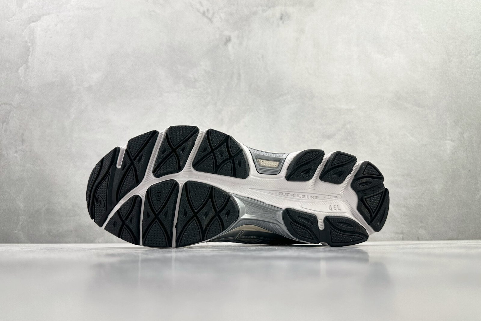 Asics GEL-NYC silver yellow 1203A805-101 - Image 4