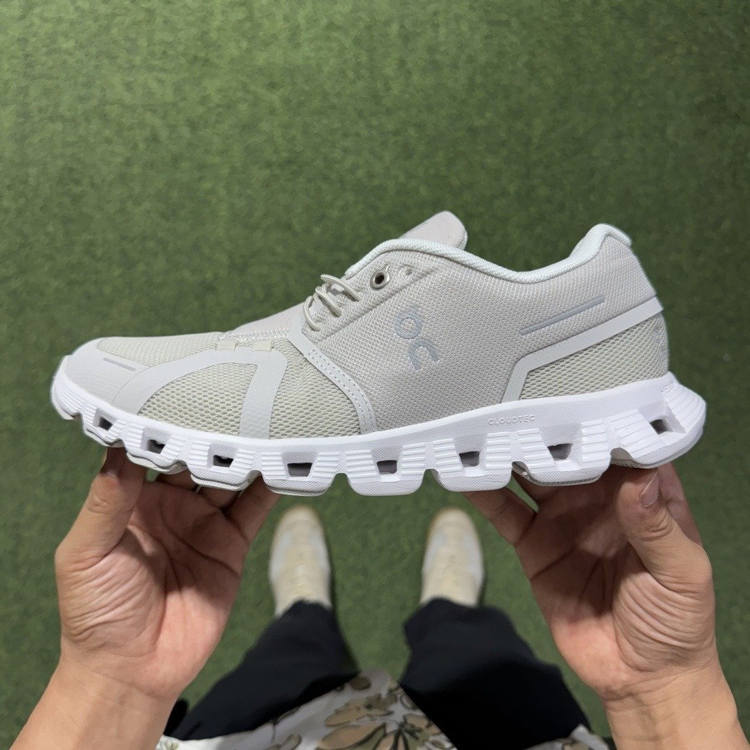 On Cloud 5 comfortable all-match shock-absorbing non-slip wear-resistant breathable low-top carbon plate running shoes - Image 4