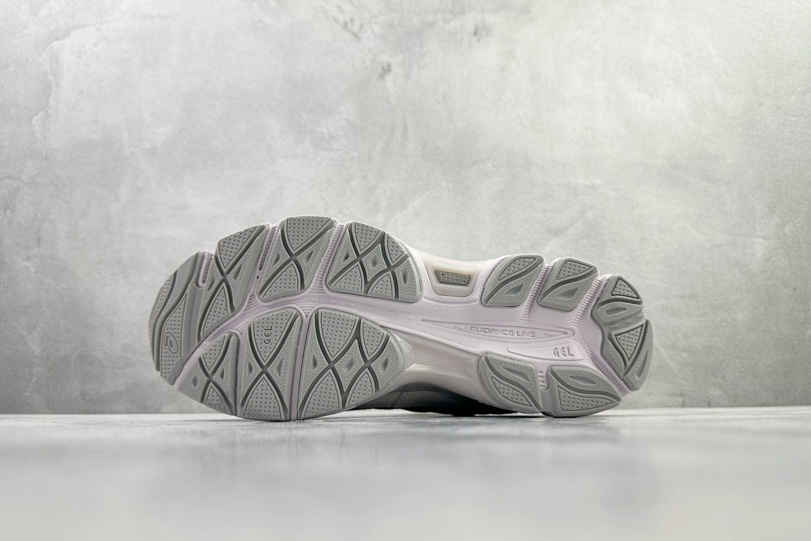 ASICS GEL-NYC gray and white 1203A663101 - Image 4