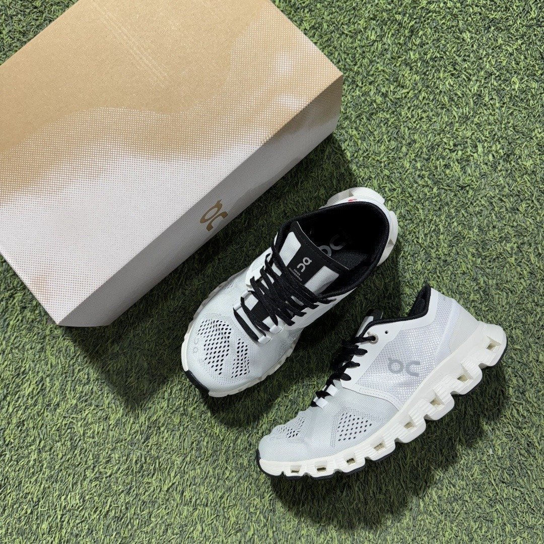On Cloud 5 comfortable all-match shock-absorbing non-slip wear-resistant breathable low-top carbon plate running shoes - Image 9