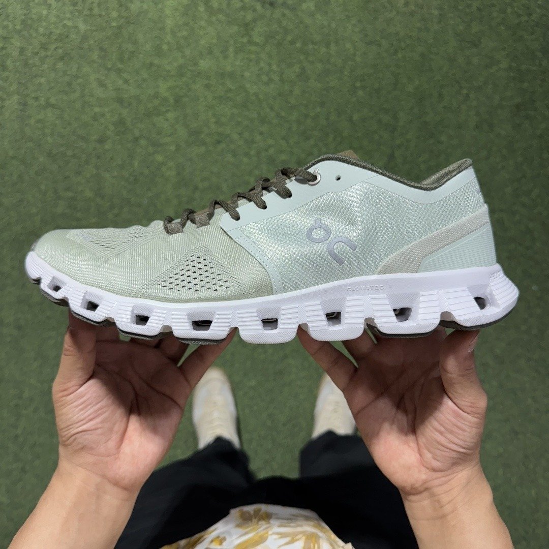 On Cloud 5 comfortable all-match shock-absorbing non-slip wear-resistant breathable low-top carbon plate running shoes - Image 3