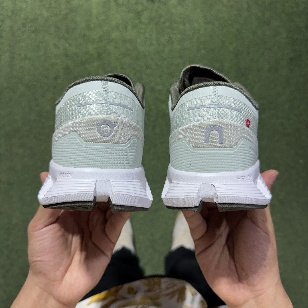 On Cloud 5 comfortable all-match shock-absorbing non-slip wear-resistant breathable low-top carbon plate running shoes - Image 2